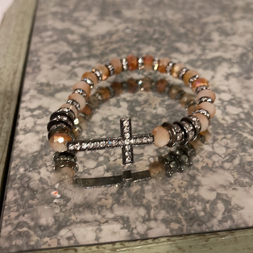 Costume bracelets - Picture 3 of 5